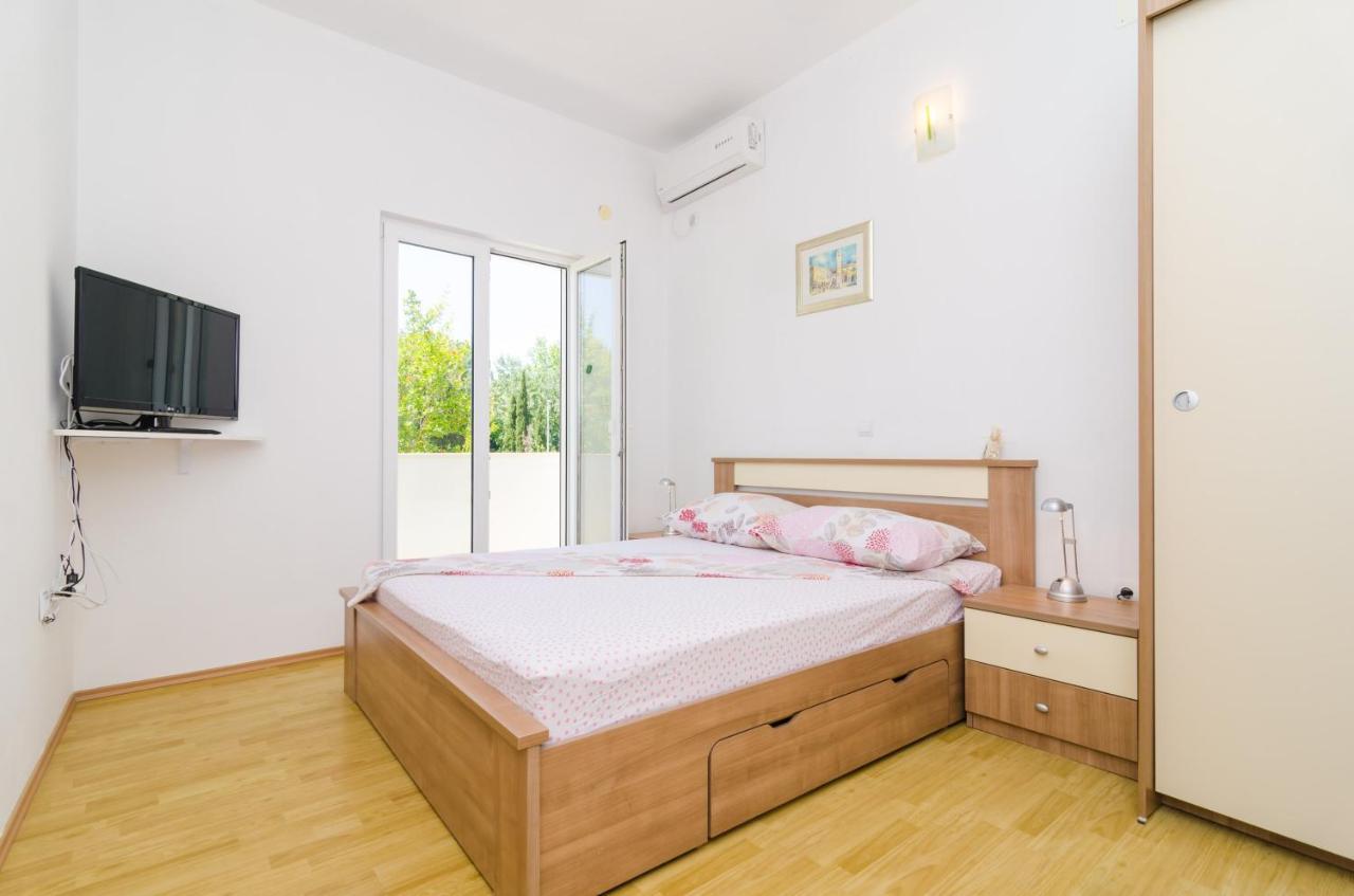 Rooms & Apartments Barisic Млини Екстериор снимка