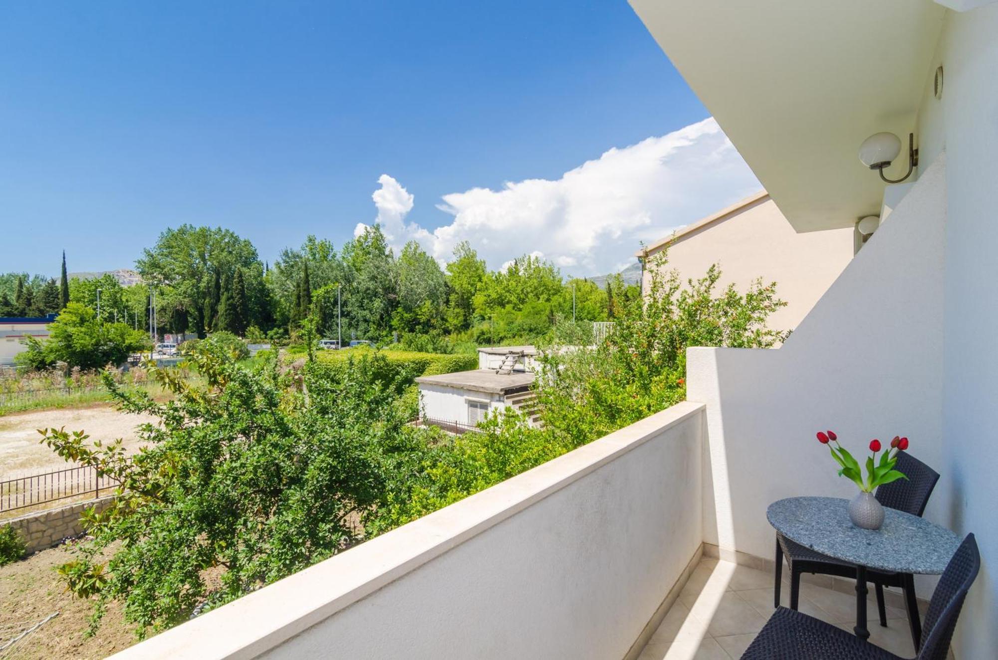 Rooms & Apartments Barisic Млини Стая снимка