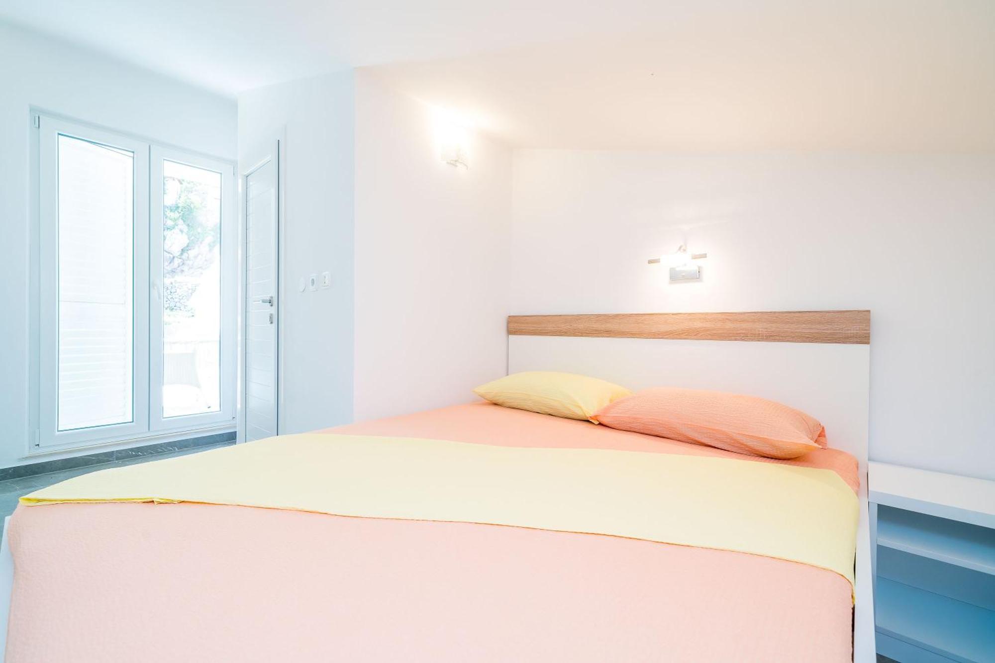 Rooms & Apartments Barisic Млини Стая снимка