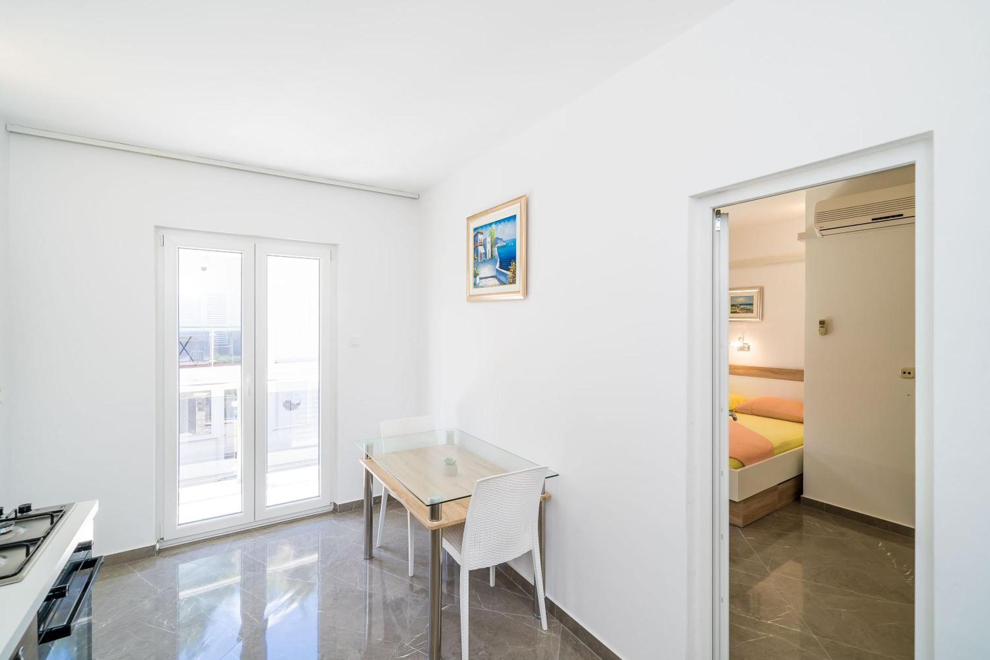 Rooms & Apartments Barisic Млини Стая снимка