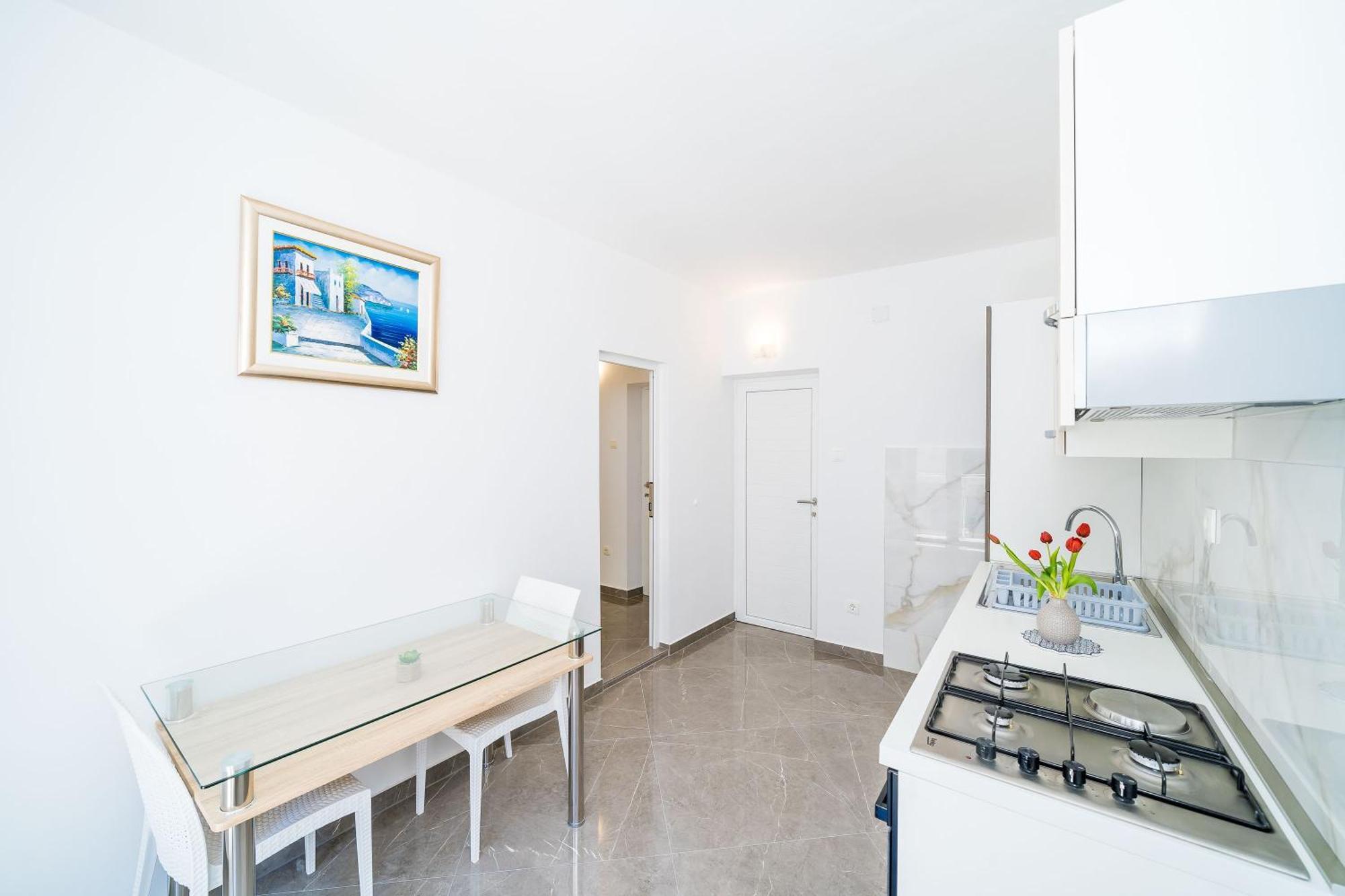 Rooms & Apartments Barisic Млини Стая снимка